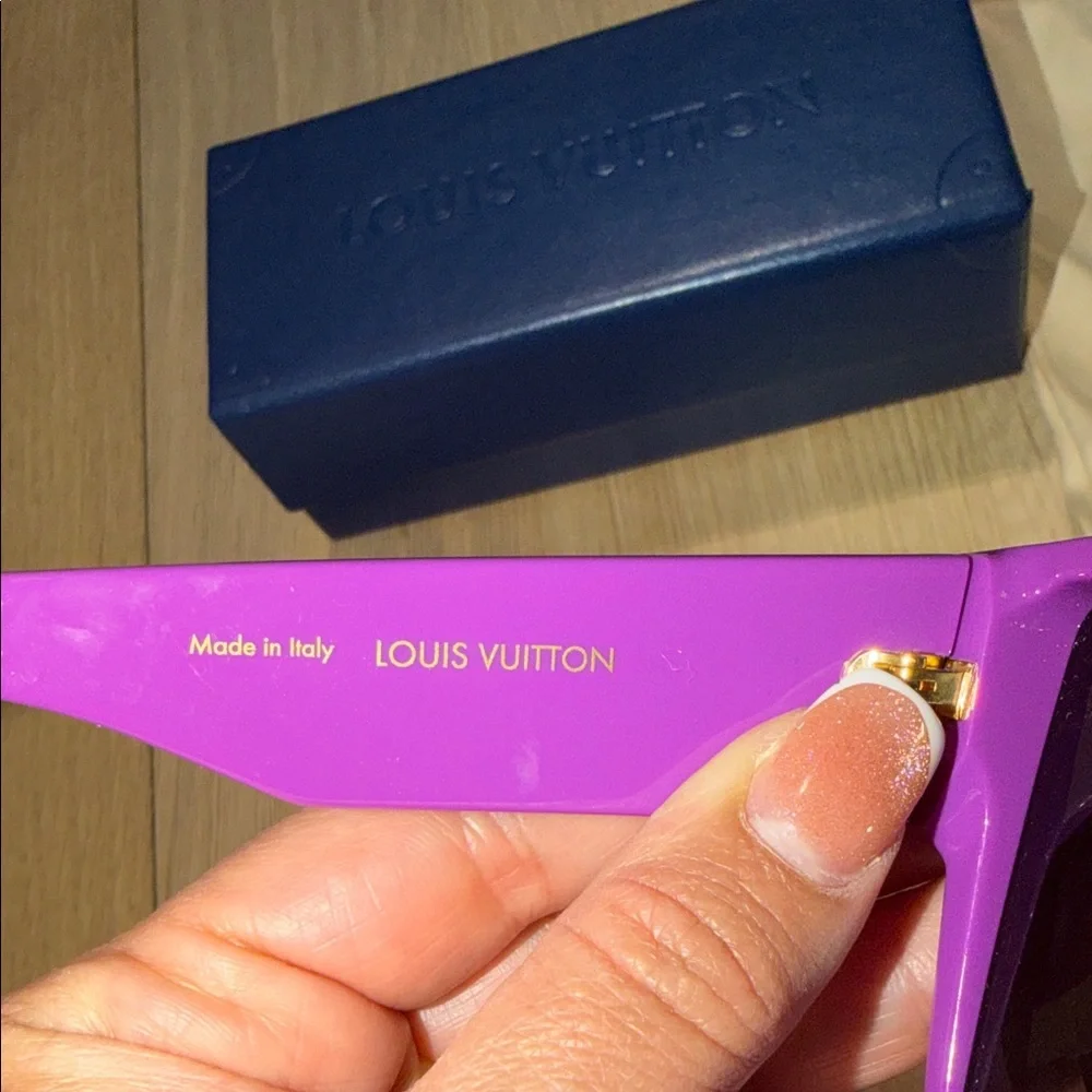 Louis Vuitton Purple Shield Sunglasses with Center Star - Picture 3 of 4